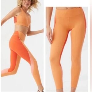 New Outdoor Voices Zoom 7/8 Leggings Size Small